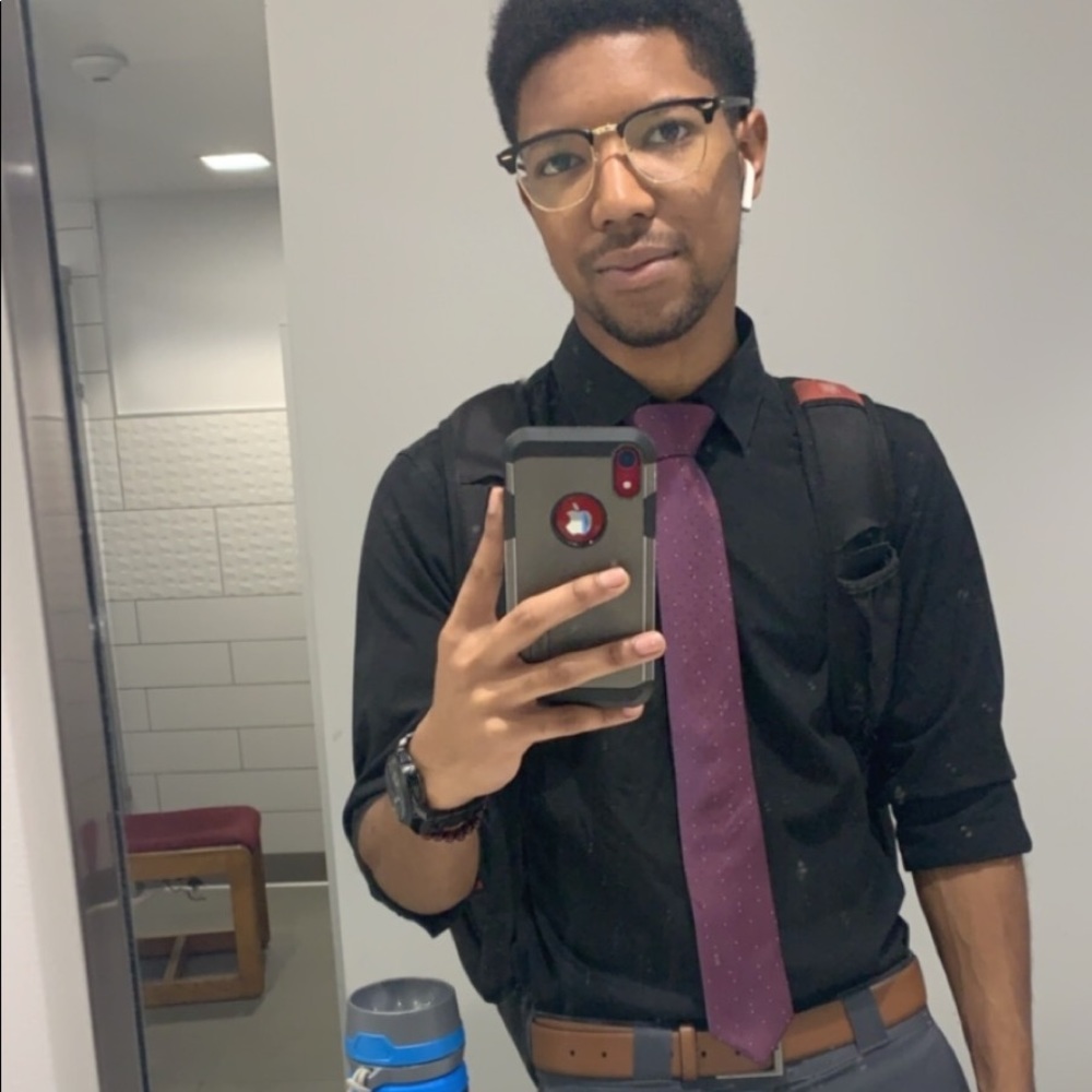 Meet your Posher, Emmanuel